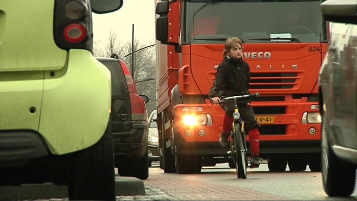 Bedum dringt aan op rondweg