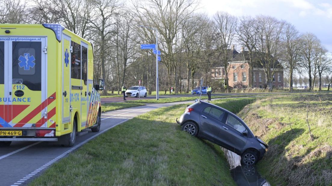 De auto kwam in een sloot tot stilstand