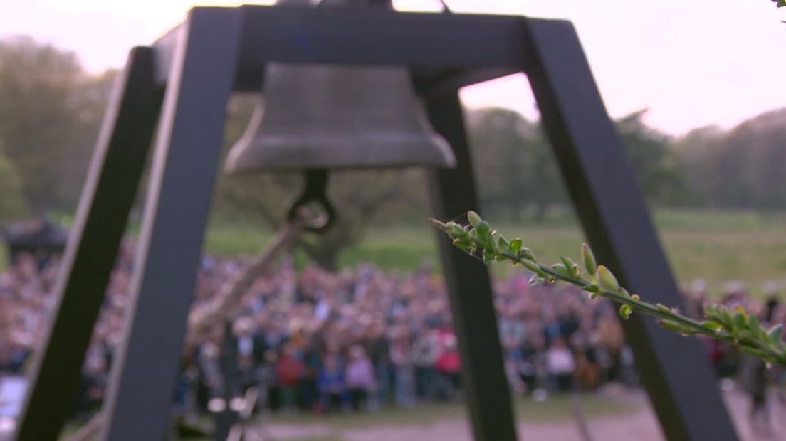 Al decennia luidt Freddy de klok in kamp Westerbork