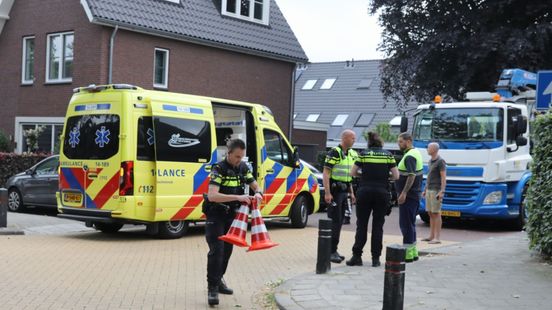 Voetganger zwaargewond na ongeval met vuilniswagen in Baarn.