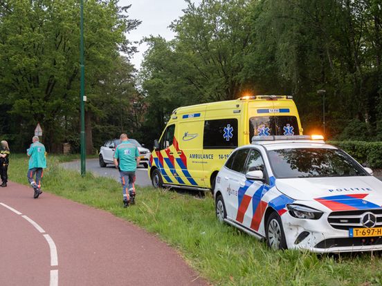 112-blog: Man vernielt herdenkingskrans op Utrecht Centraal | Politieauto crasht doordat arrestant agent aanvalt