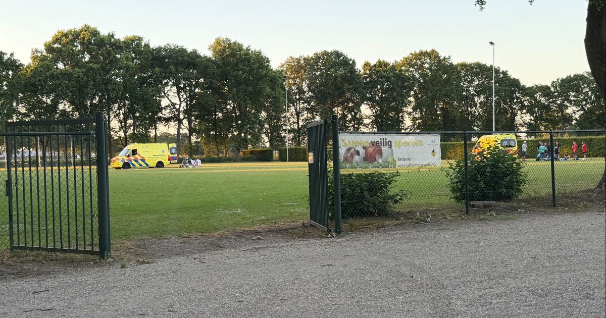Afbeelding bij Twee ambulances opgeroepen tijdens potjes avondvoetbal in Melderslo