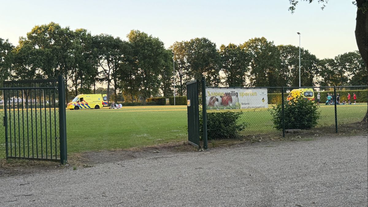 Twee ambulances opgeroepen tijdens potjes avondvoetbal in Melderslo
