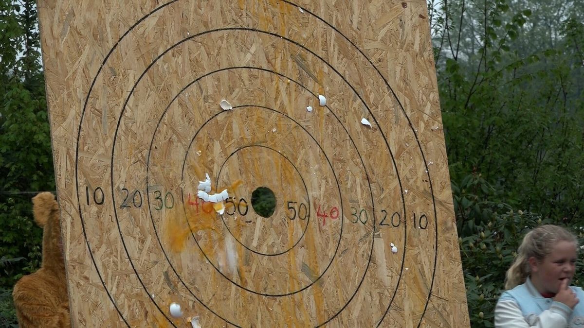 Drenthe zoekt eieren en doet aan eierdarten tijdens Tweede Paasdag