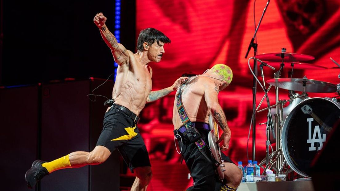 Zanger Anthony Kiedis en bassist Flea tijdens een concert in Spanje.