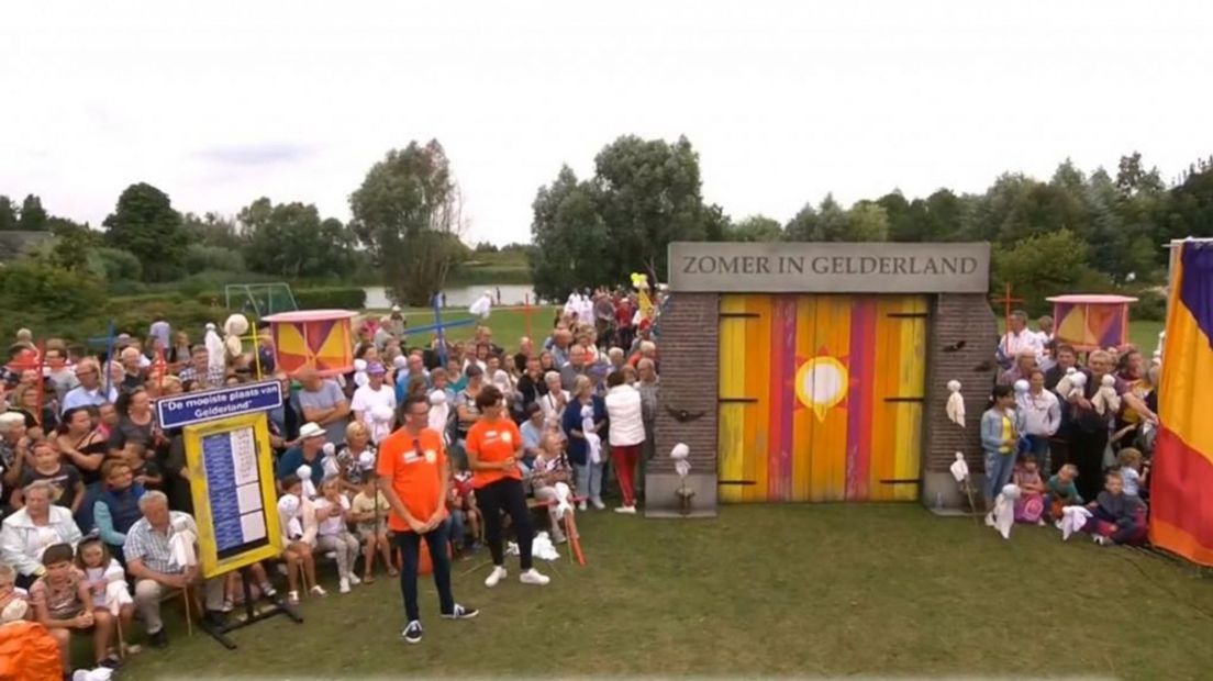 Het park in Boven-Leeuwen tijdens Zomer in Gelderland.