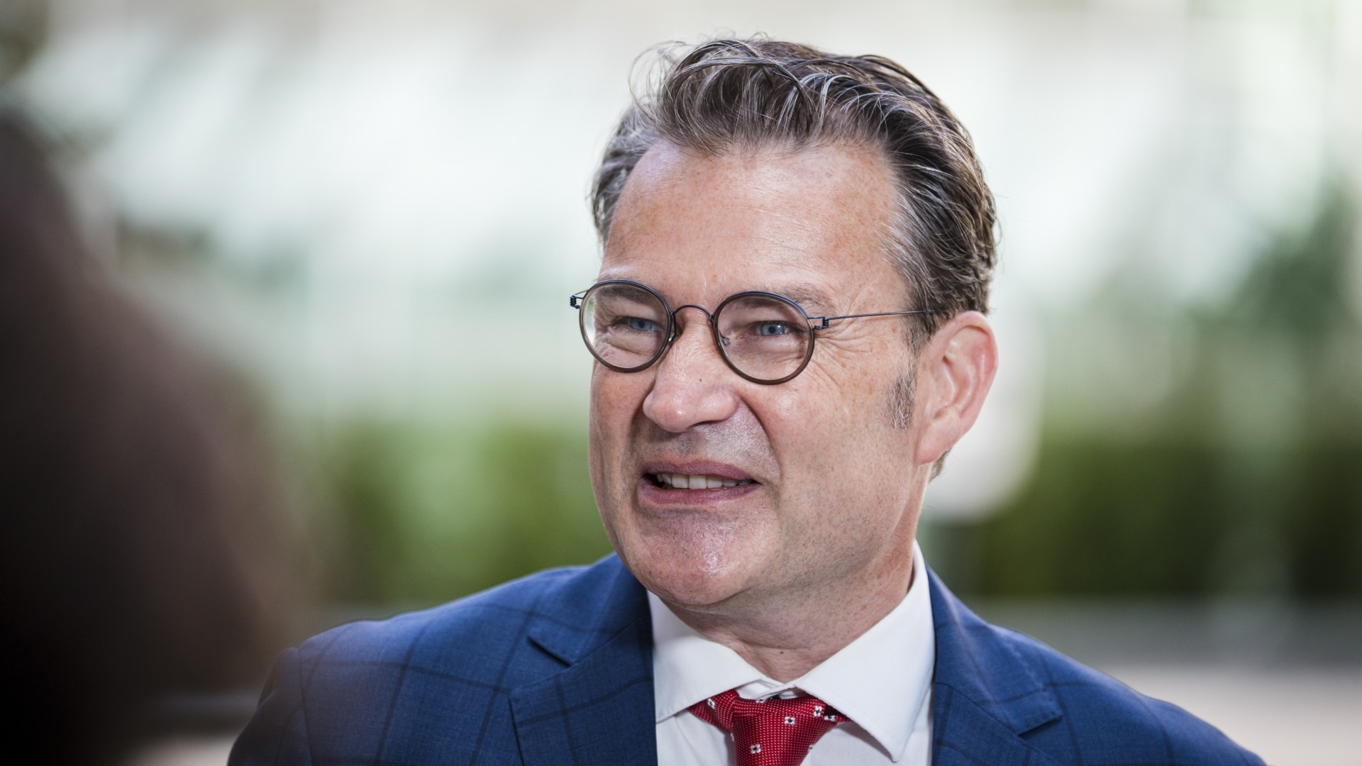 Van leadzanger naar staatssecretaris: één belletje gooide het jaar van Arno Rutte volledig om
