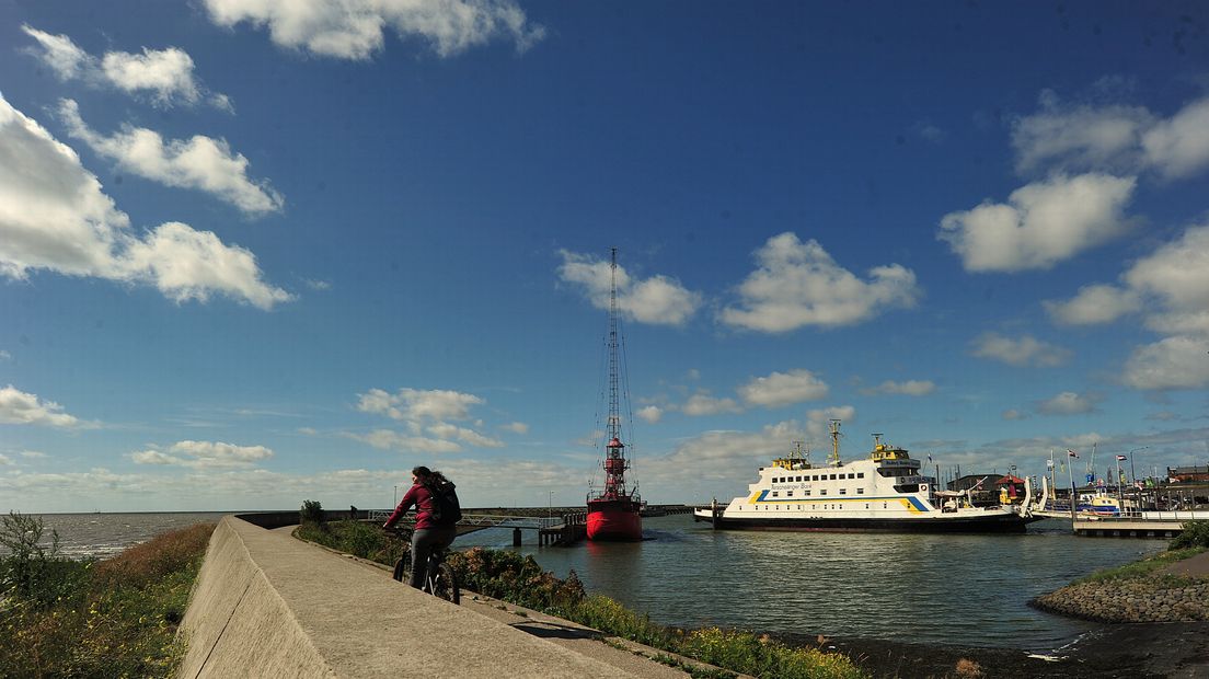 Veel blauw en een paar wolkjes