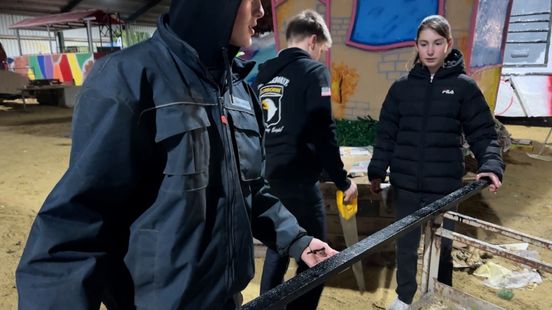 Laatste keer carnavalswagen bouwen in deze loods, verplaatsing kost ruim 3 ton