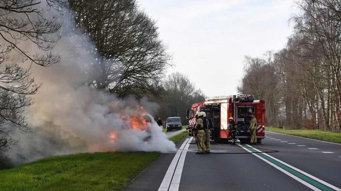 Auto in de brand op N36