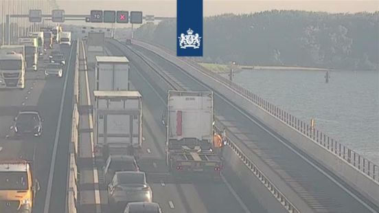 Nog een ongeluk met auto en vrachtwagen: uur vertraging op A29 Home