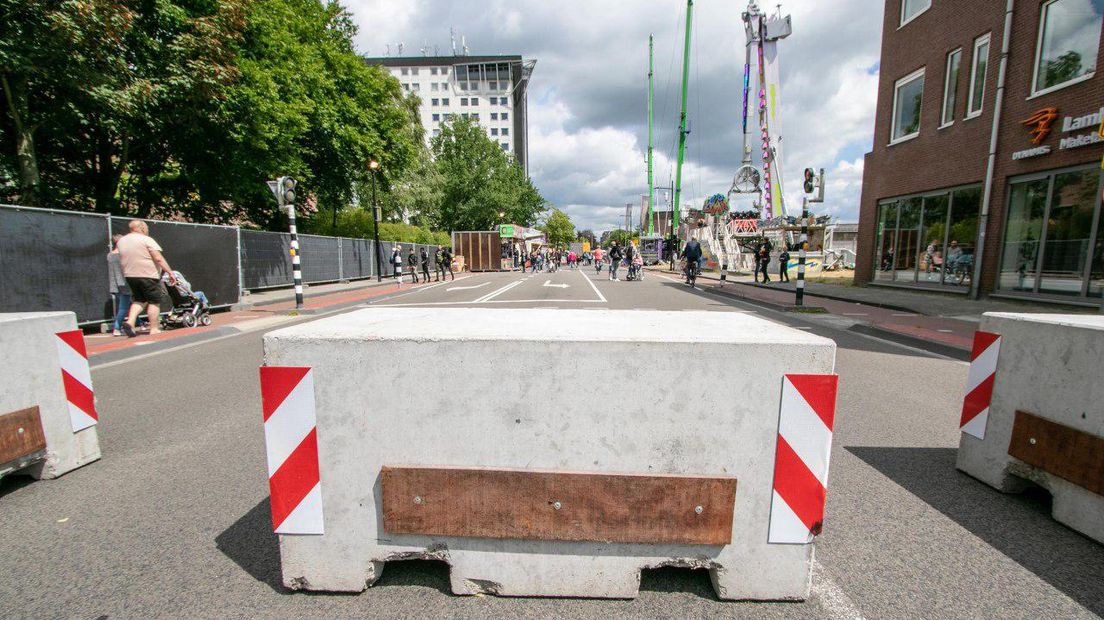 Er zijn betonblokken opgeworpen voor de veiligheid (Rechten: Persbureau Meter)