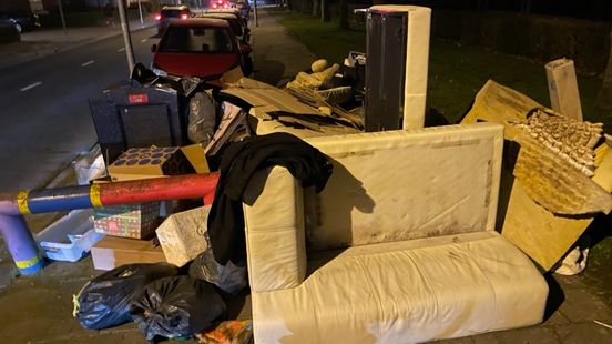 Steeds meer afvaldumpingen bij vuilcontainers: 'Mensen zijn gewoon lui'