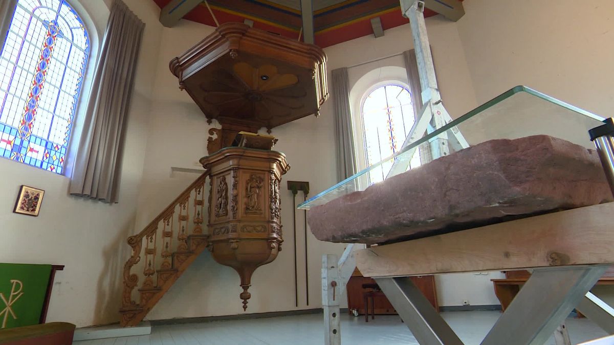 De altaarsteen komt terug naar Langezwaag