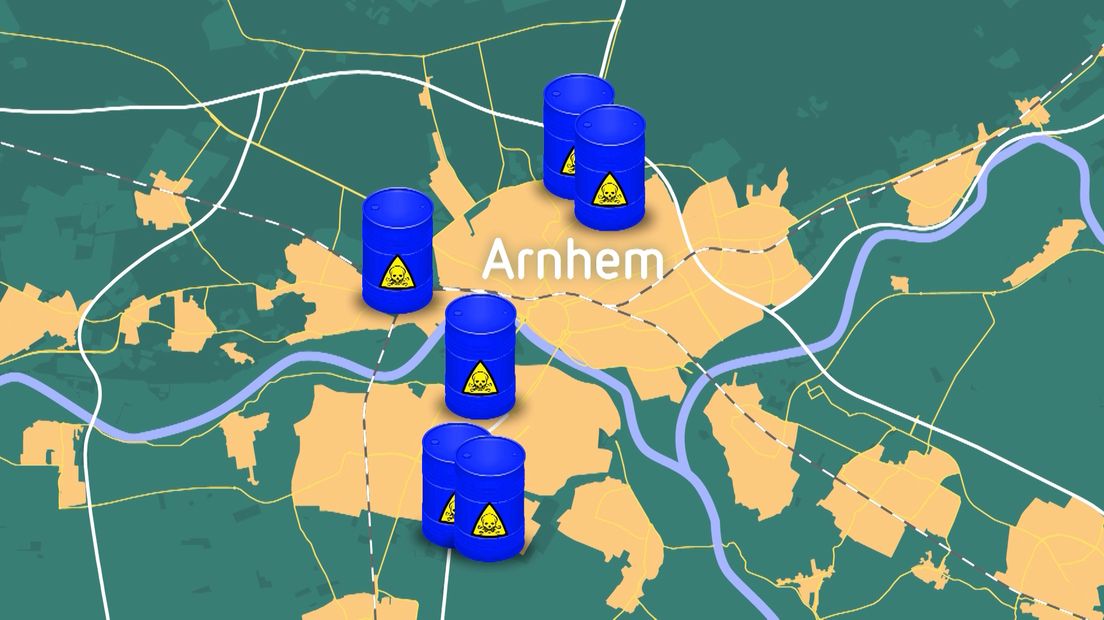 Op zeven locaties in en rond Arnhem zijn afgelopen maand vaten met chemicaliën gedumpt. Burgemeester Ahmed Marcouch maakt zich er flink druk om.