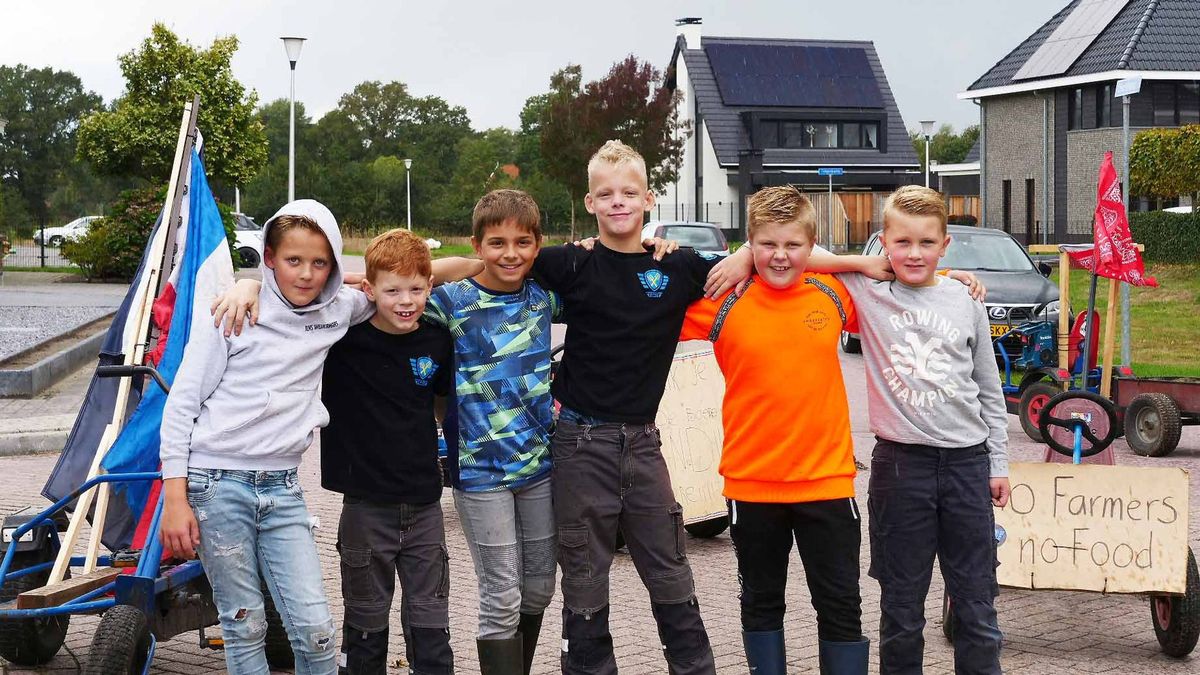 Noud (9) uit Saasveld protesteert met zijn vrienden: 