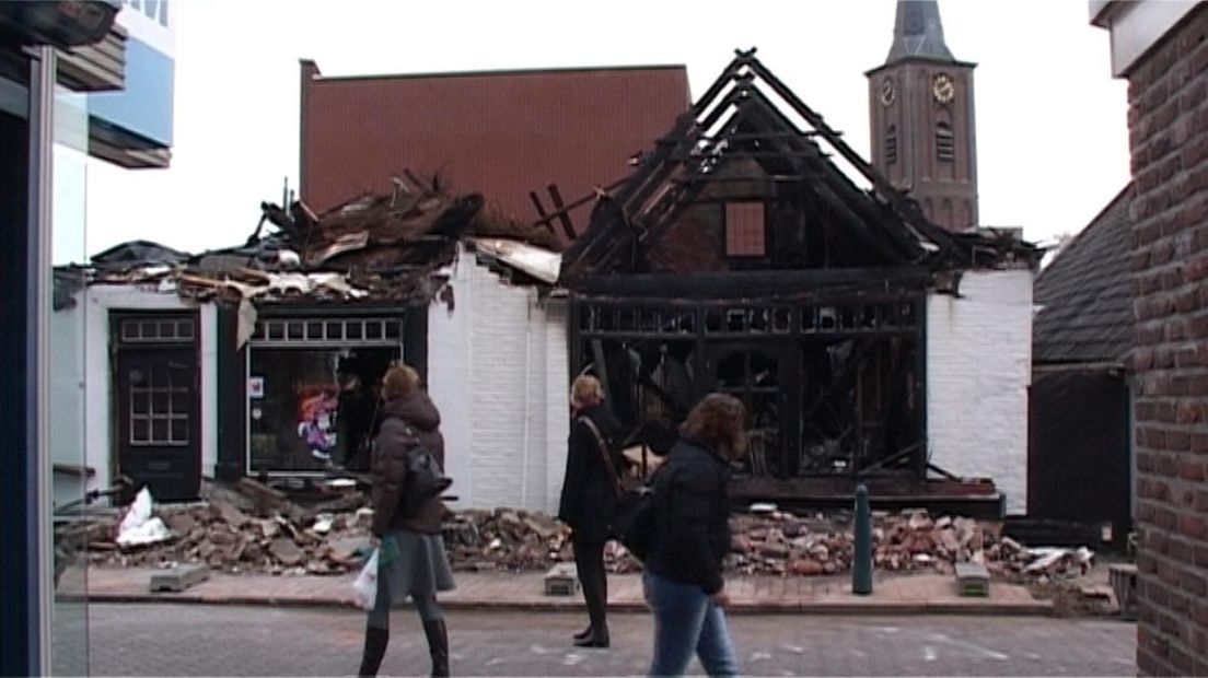 Schade aan de panden in Mijdrecht na de branden in 2008.