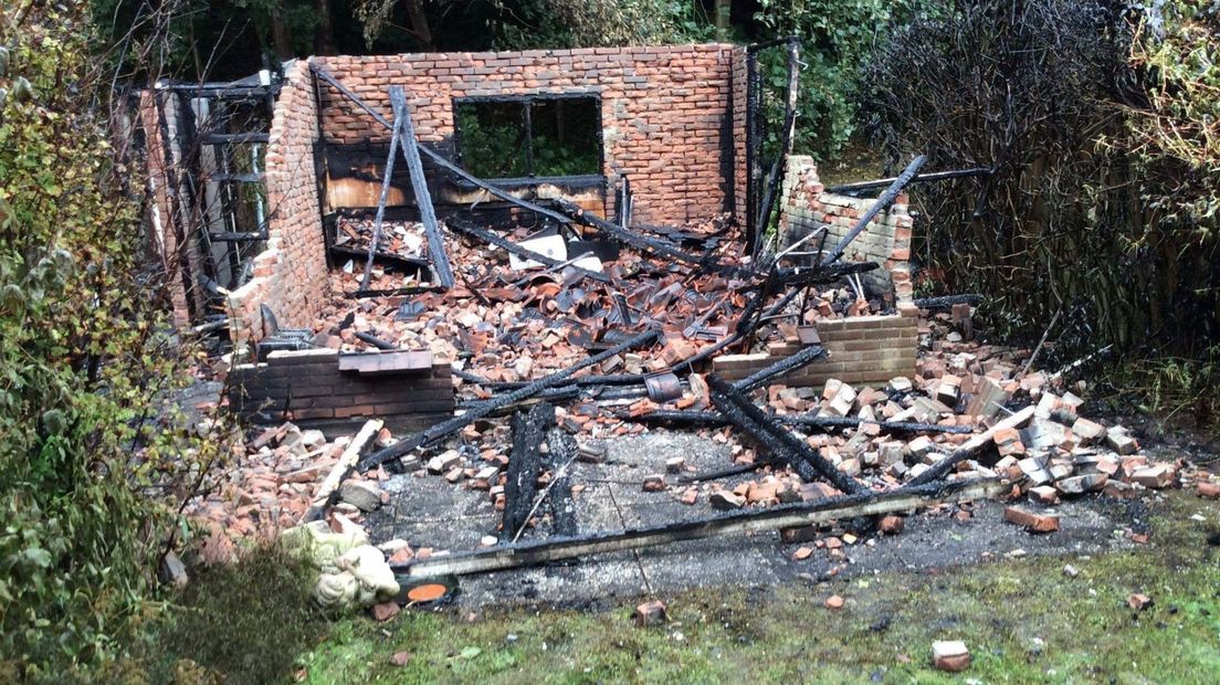 Van het huisje is weinig over
