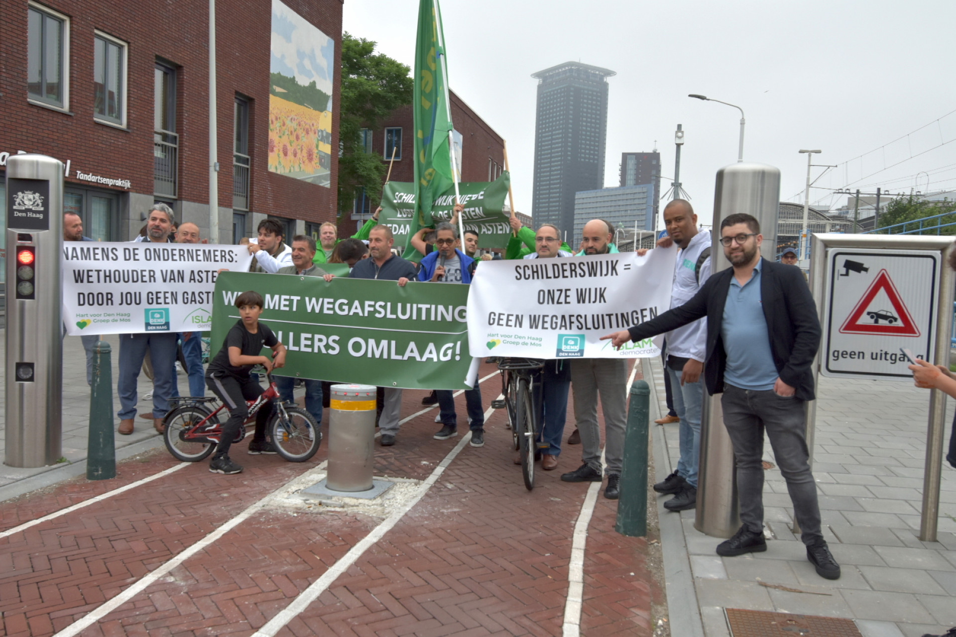 Opnieuw Protest Tegen Wegafsluitingen Schilderswijk: 'Voor Veel ...