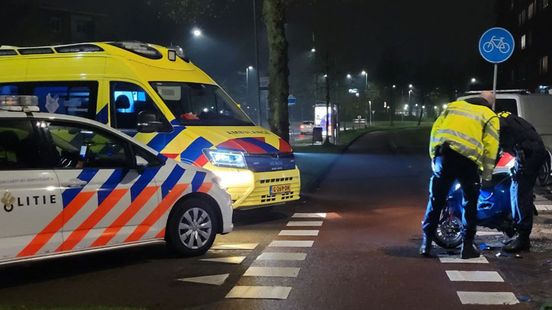 Scooterrijder gewond bij ongeluk Assen. Scooterrijder gewond bij ongeluk Assen.