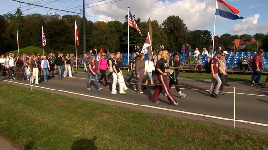 Ruim 35.000 wandelaars bij Airborne Wandeltocht in Oosterbeek