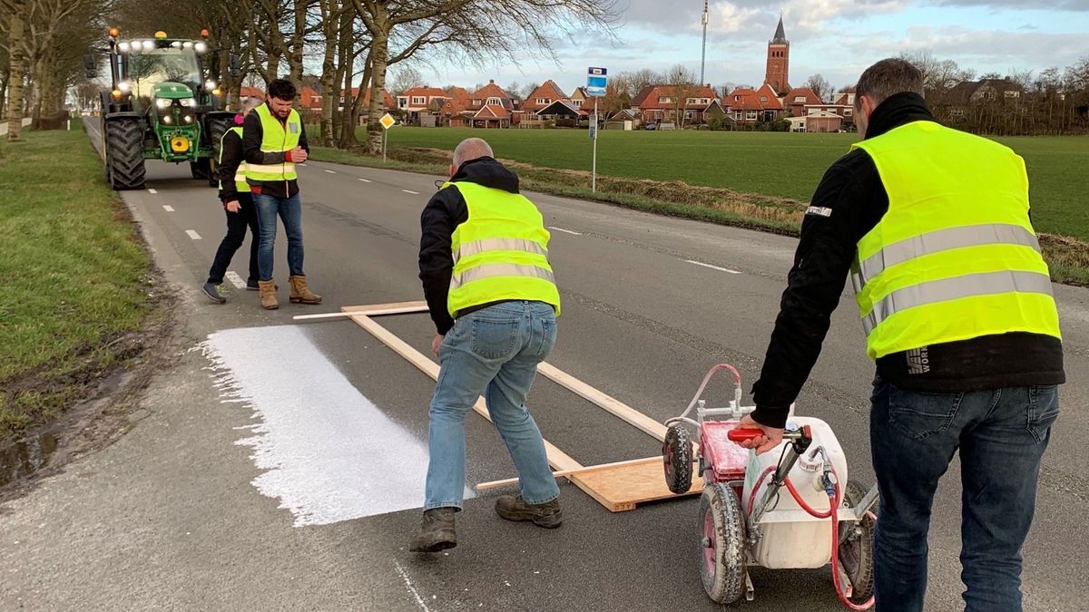 Sexbierum-Pietersbierum legt zelf een zebrapad aan bij gevaarlijke oversteek