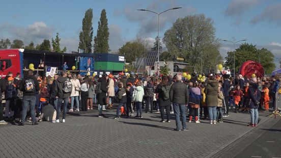 2400 kinderen bij Koningsspelen in Harderwijk • politie deelt tips voor Koningsdag