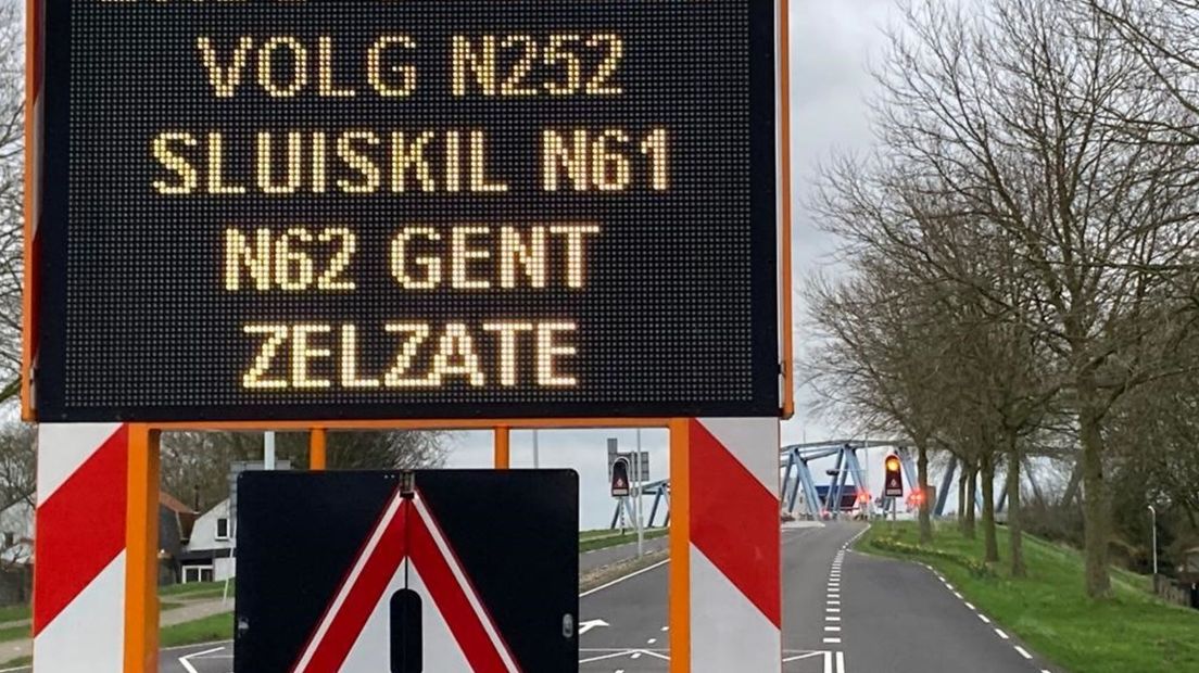Brug van Sas van Gent gestremd Omroep Zeeland Brug van Sas van Gent gestremd Omroep Zeeland