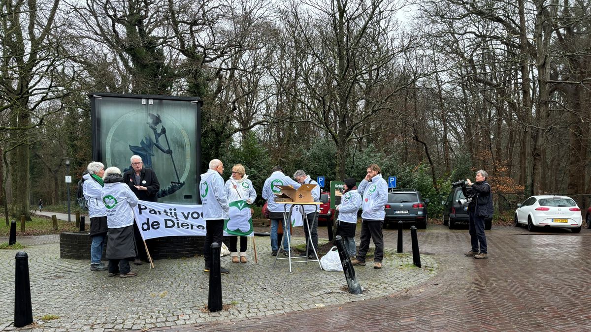 Pittige discussies bij demonstraties tegen afschieten damherten Oranjewoud