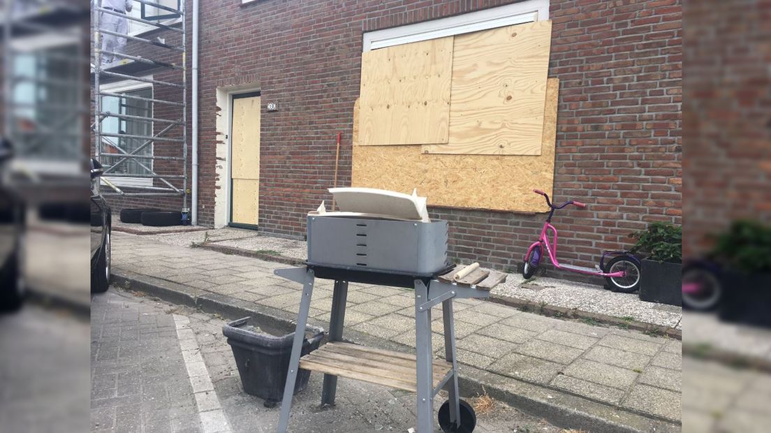 Vernielingen aan het huis in Van Luikstraat in Ter Heijde 