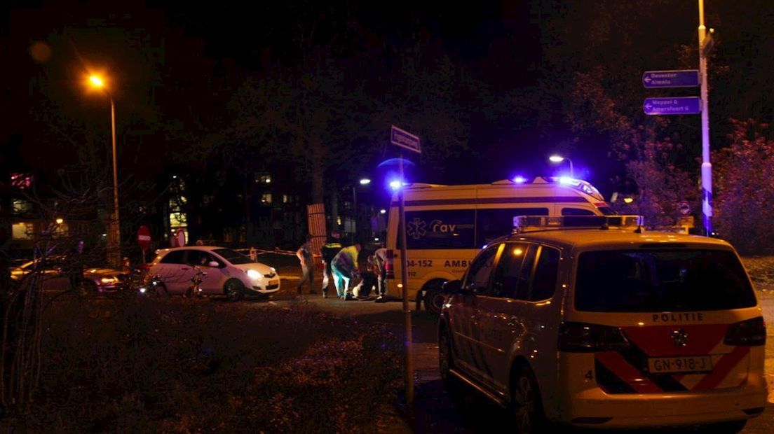 Fietsster aangereden op rotonde