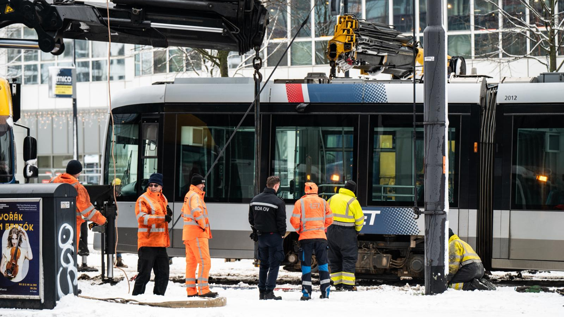 Een ontspoorde tram op het Weena.