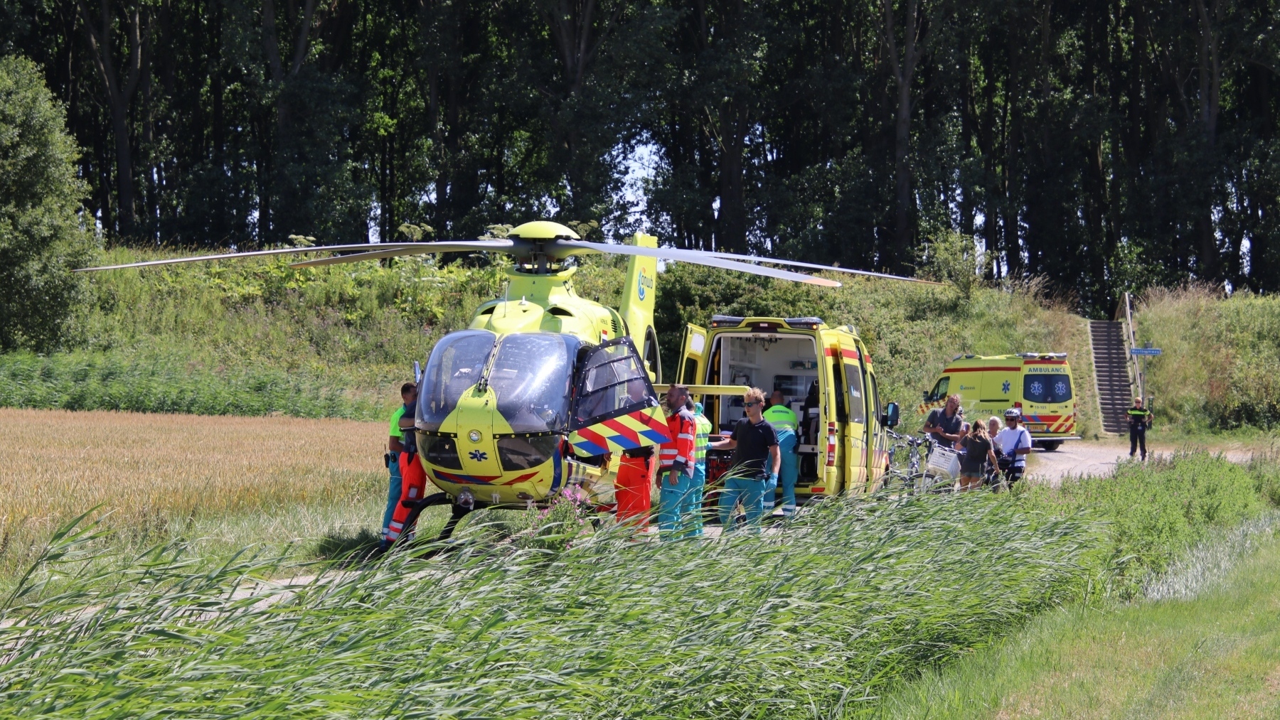 Zwaargewonde Bij Fietsongeluk Kortgene - Omroep Zeeland