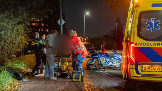 Motorrijder knalt op lantaarnpaal in Vlaardingen