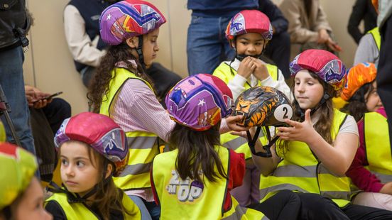 Meer mensen aan de fietshelm? 'Aantal fietsslachtoffers met hersenletsel is hoog' Home