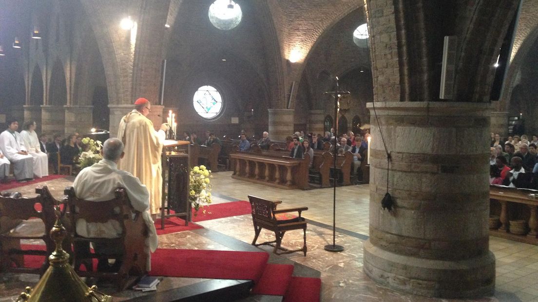 Kardinaal Eijk in Jacobuskerk Enschede