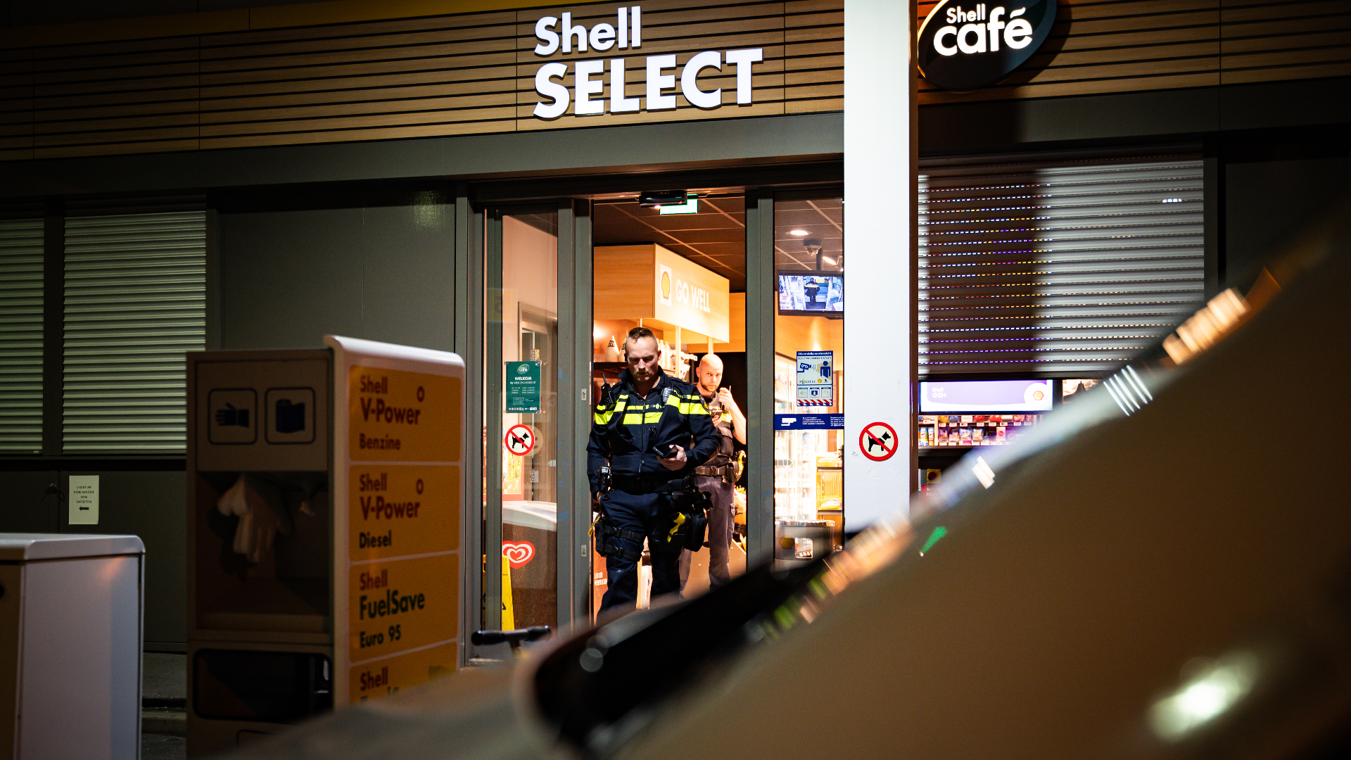 Het is nog onbekend wat er precies is gebeurd en of er een wapen is gebruikt. De politie doet verder onderzoek.