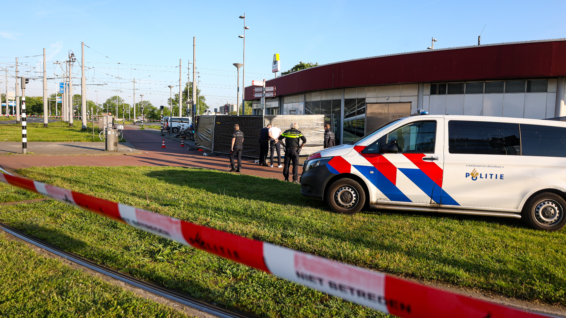 Politie doet onderzoek na steekpartij op Marconiplein.