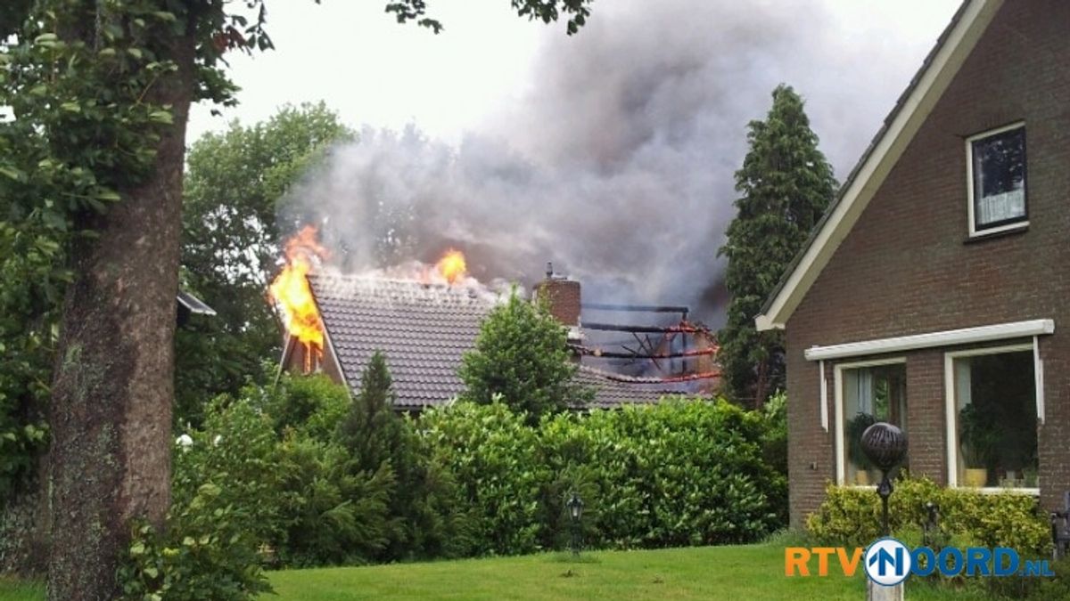 Woning Vriescheloo gaat in vlammen op