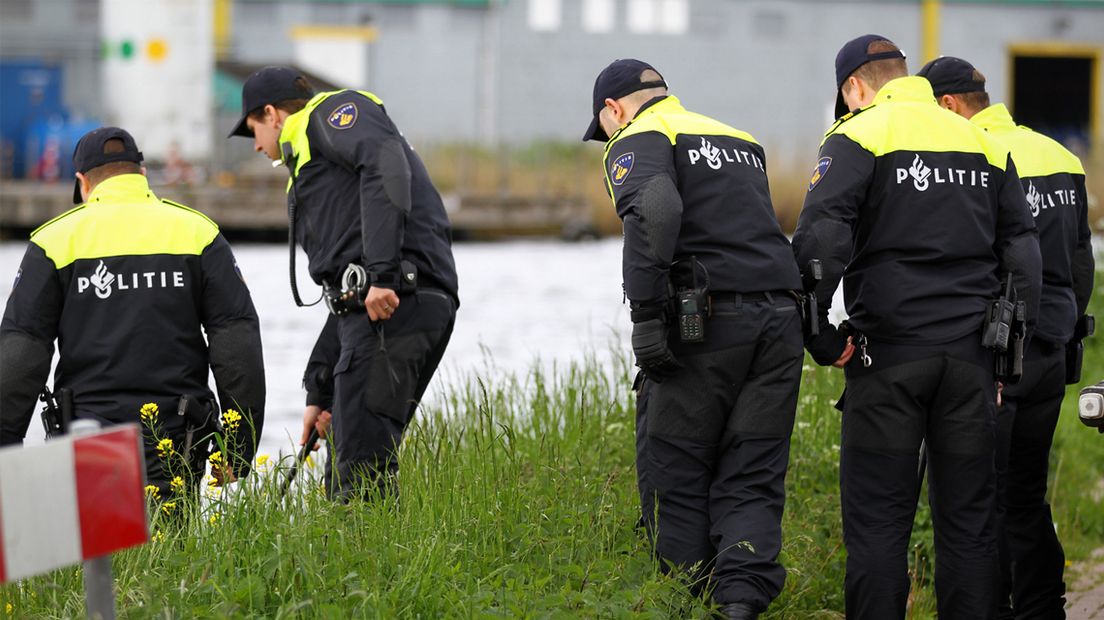 Politie zoekt waterkanten af naar vermiste Alphense