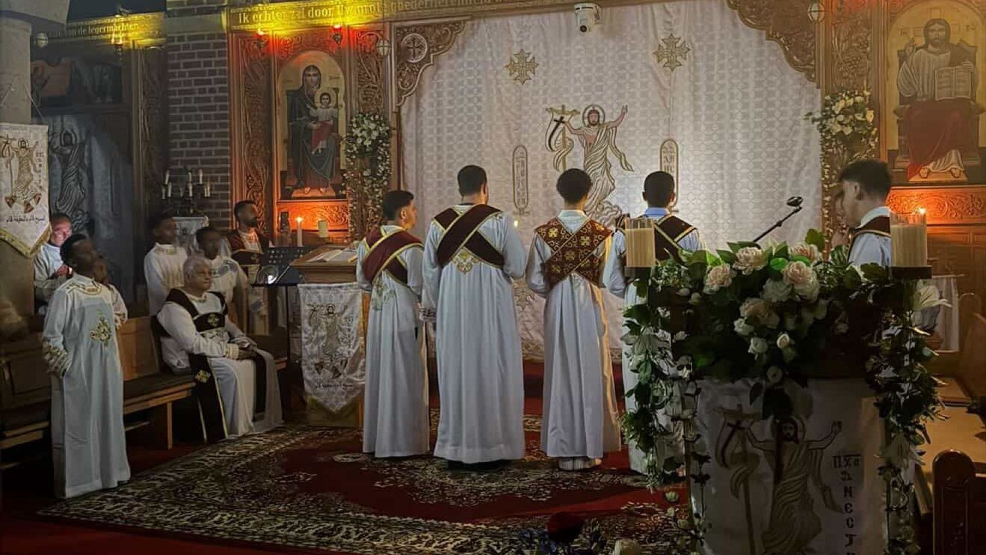 De paasliturgie in het klooster in Lievelde.