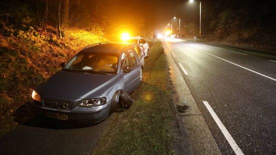 Bestuurder voor controle naar ziekenhuis na botsing
