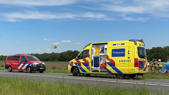112 Nieuws: Bestuurder raakt bekneld bij ongeval in Markelo | Fietser raakt gewond na aanrijding met auto. 112 Nieuws: Bestuurder raakt bekneld bij ongeval in Markelo | Fietser raakt gewond na aanrijding met auto.