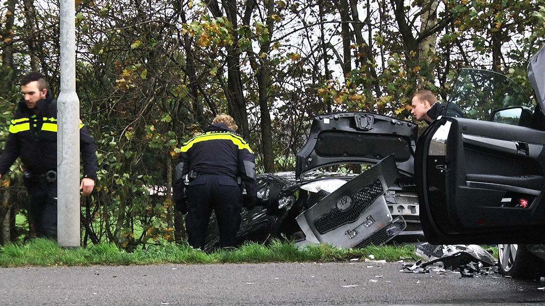 Auto in de greppel (Rechten: Persbureau Meter)
