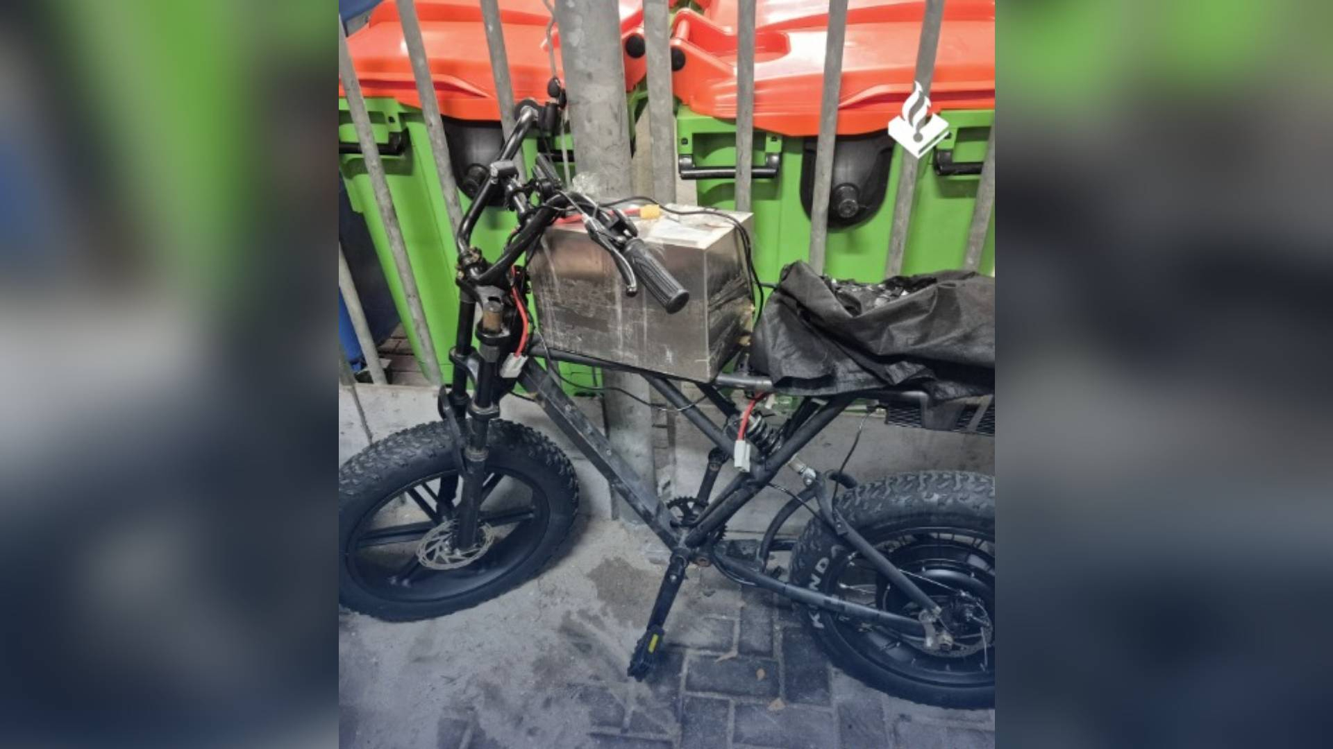 De jongen had zijn fatbike flink opgevoerd.