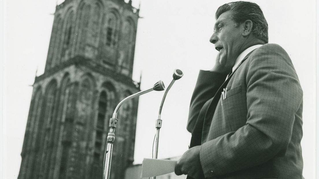 Fré Meis op de Grote Markt in Groningen