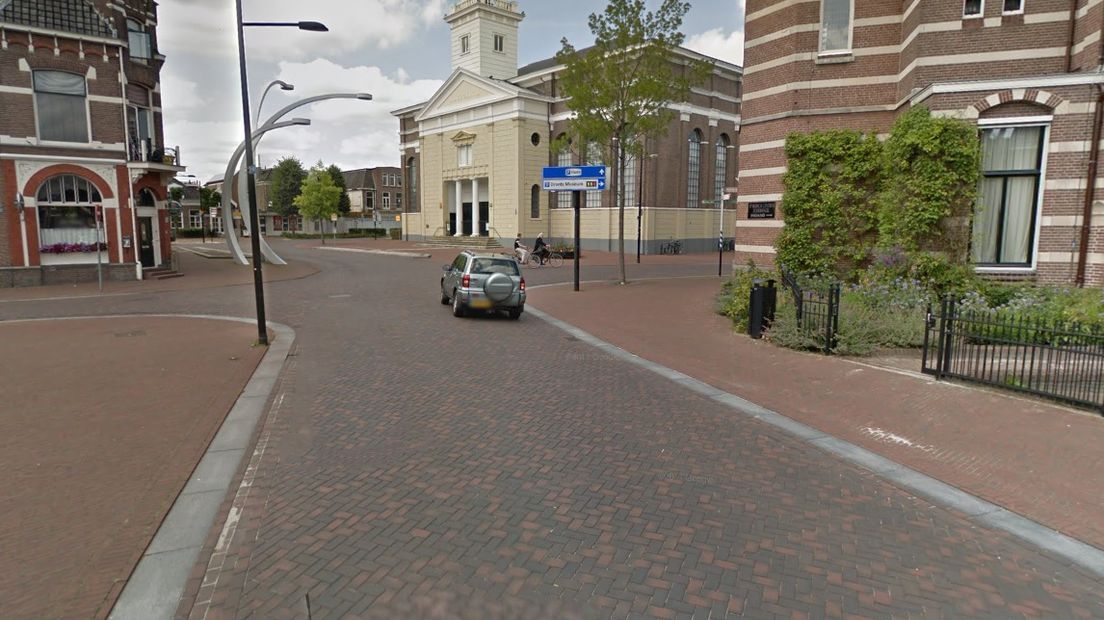 PLOP vindt de verkeerssituatie op het Kerkplein onduidelijk (Rechten: Google Streetview)