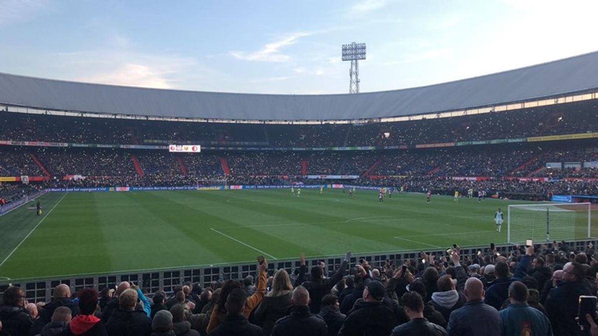 Directie De Kuip stelt KNVB gerust over lichtmasten - Rijnmond