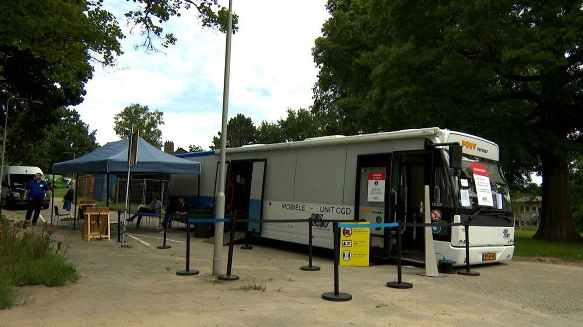 Gratis biertje na halen vaccinatie in Kootwijkerbroek 'geen handige actie', zegt huisarts