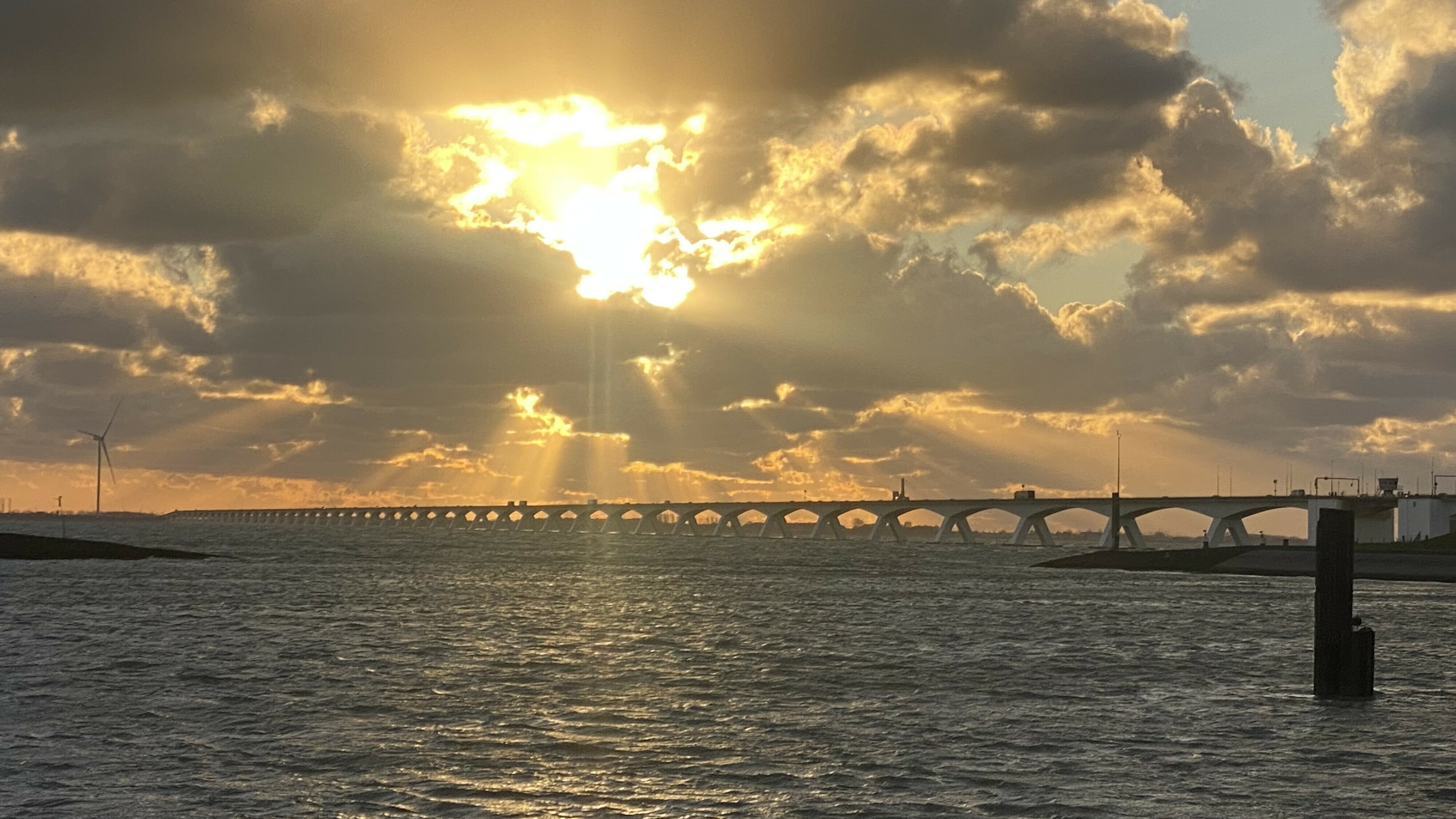 Zeelandbrug hele nacht afgesloten